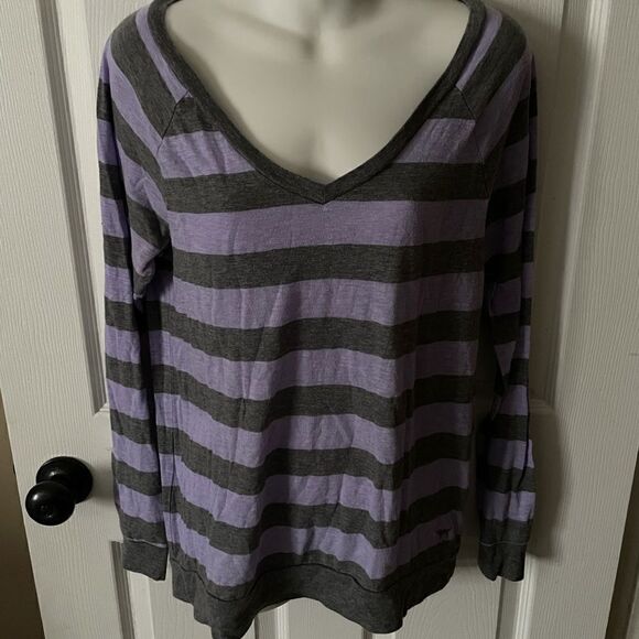 VS Pink purple/ gray striped tee - Picture 1 of 4